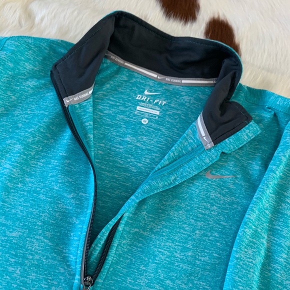 NIKE DRY FIT • Like New! Zip Up Pullover! - Picture 2 of 6